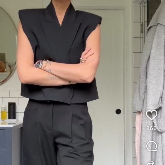 Zara Jackets & Blazers - Zara Cropped Sleeveless Blazer Vest